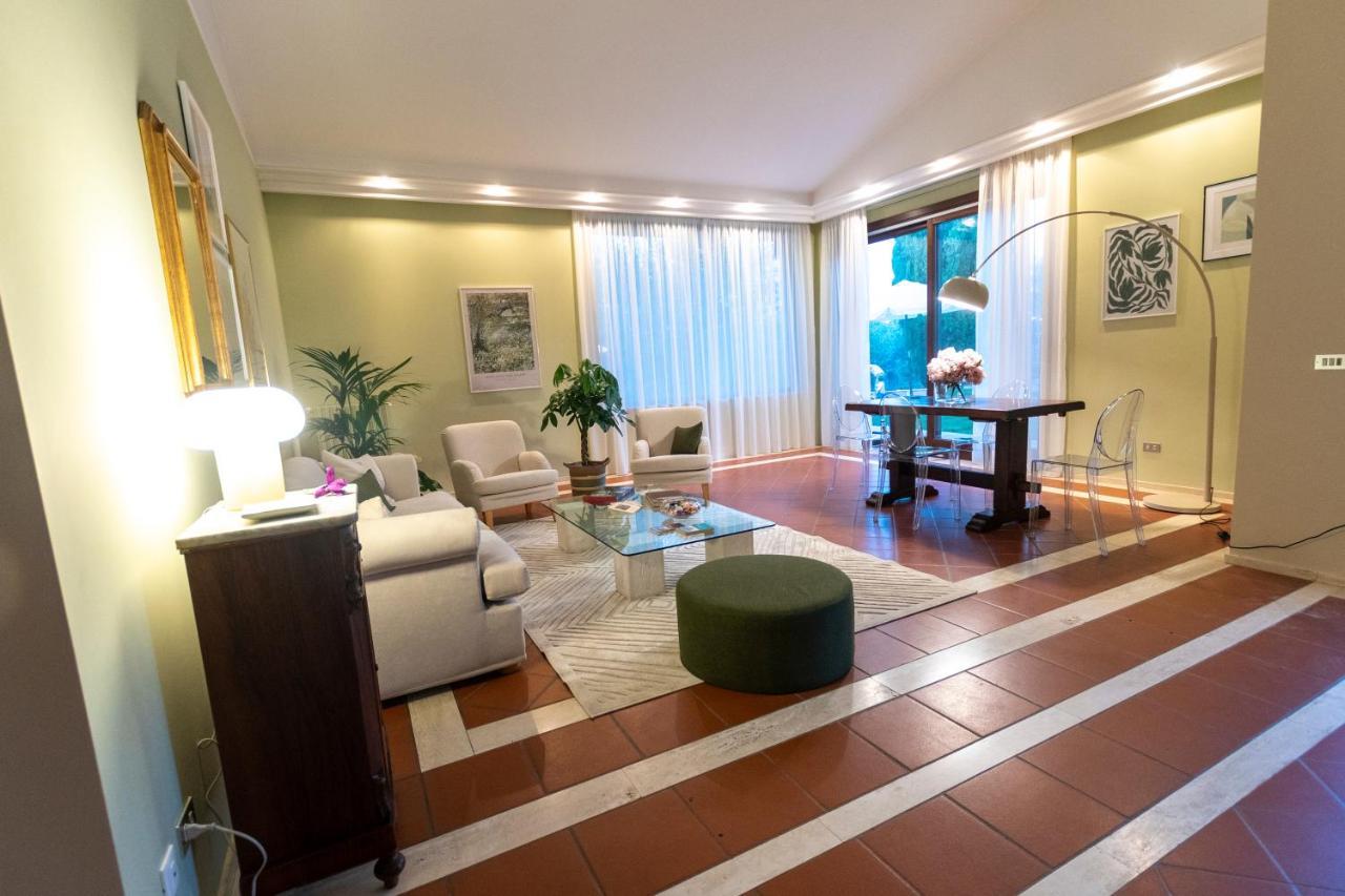 Ninetta Villa *